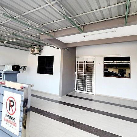 Bk House Melaka Villa ภายนอก รูปภาพ